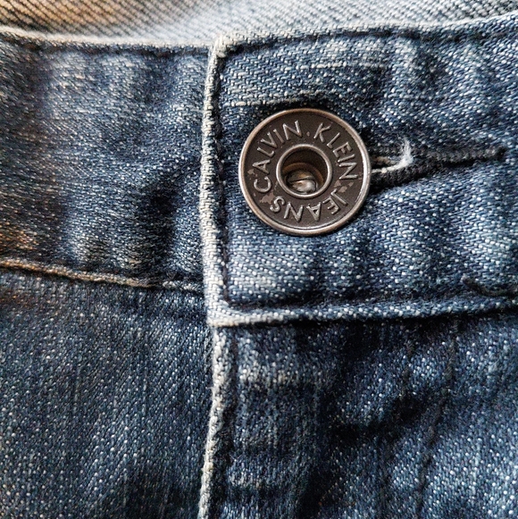 Calvin Klien Women's Dark Wash Pencil Fit Jeans Size 32/14 - Picture 7 of 14